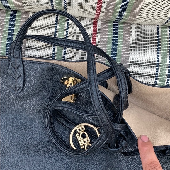 BCBG black handbag - Picture 2 of 2